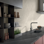 S168PAN-stonetrace-abyss-naturale-6mm-glade-naturale-6mm-kitchen-003
